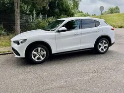 Weiß Gebraucht 2017 Alfa Romeo Stelvio Super SUV | 16.950 € (Teuer)