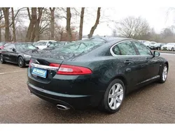 Grün Gebraucht 2010 Jaguar XF Premium Luxury Limousine | 5.999 €
