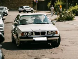 Weiß Gebraucht 1994 BMW 540 Limousine | 12.500 €