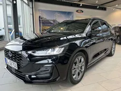 Obsidianschwarz Gebraucht 2024 Ford Focus ST-Line Kombi | 25.880 € (Fairer Preis)