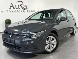 Grau Gebraucht 2020 VW Golf VIII Life Limousine | 17.449 € (Fairer Preis)