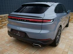 Grau Gebraucht 2024 Porsche Cayenne E-Hybrid Coupe Coupé | 97.880 € (Superpreis)