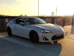Weiß Gebraucht 2015 Toyota GT86 GT Coupé | 19.999 € (Superpreis)