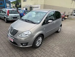 Silber Gebraucht 2010 Lancia Musa Van / Kleinbus | 3.690 € (Fairer Preis)