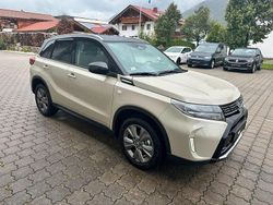 Beige Neu 2025 Suzuki Vitara Comfort SUV | 21.450 € (Superpreis)