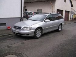 Silber Gebraucht 2001 Opel Omega Design Edition Kombi | 850 € (Superpreis)