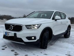 Weiß Gebraucht 2019 Volvo XC40 Momentum SUV | 22.000 € (Fairer Preis)