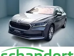Onyxschwarz metallic Gebraucht 2025 Skoda Superb Selection Kombi | 39.989 € (Fairer Preis)