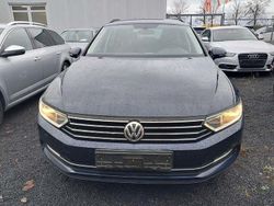 Blau Gebraucht 2016 VW Passat Comfortline Kombi | 11.880 € (Guter Preis)