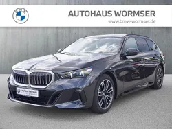 Grau Neu 2025 BMW 520 M Sport Kombi | 62.895 € (Superpreis)