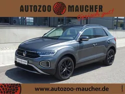 Indiumgrau metallic / dach schwarz Gebraucht 2022 VW T-Roc Life SUV | 28.990 € (Fairer Preis)