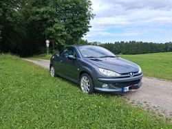 Silber Gebraucht 2006 Peugeot 206 CC Cabrio | 3.300 € (Teuer)