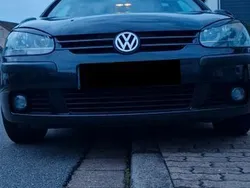 Schwarz Gebraucht 2005 VW Golf IV Basis Kombi | 2.650 € (Fairer Preis)
