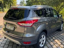 Grau Gebraucht 2014 Ford Kuga Titanium SUV | 13.200 € (Fairer Preis)