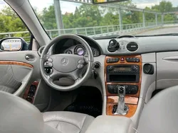 Blau Gebraucht 2020 Mercedes 240 Coupé | 4.350 €