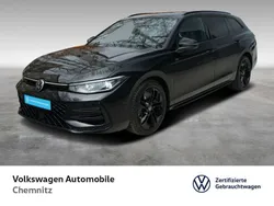0e grenadillschwarz metallic Gebraucht 2024 VW Passat R-line Kombi | 40.590 €