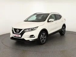 Brilliant white (metallic) Gebraucht 2020 Nissan Qashqai 360º SUV | 22.990 € (Etwas zu teuer)