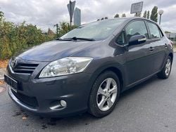 Grau Gebraucht 2010 Toyota Auris Executive Limousine | 5.800 € (Fairer Preis)