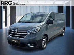 Grau Gebraucht 2022 Renault Trafic Van | 18.990 € (Guter Preis)