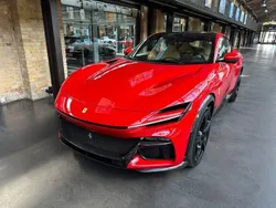 Rosso corsa Neu 2025 Ferrari Purosangue SUV | 699.000 € (Teuer)