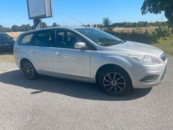 Silber Gebraucht 2008 Ford Focus Style Kombi | 3.950 € (Etwas zu teuer)