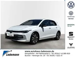 Pure white Gebraucht 2024 VW Golf VIII Goal Limousine | 34.979 € (Guter Preis)