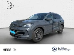Delfingrau metallic Gebraucht 2024 VW Tiguan Elegance SUV | 35.999 € (Fairer Preis)