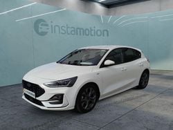 Weiß Gebraucht 2024 Ford Focus ST-Line X Limousine | 26.099 € (Fairer Preis)