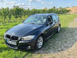 Schwarz Gebraucht 2011 BMW 318 Comfort Edition Kombi | 8.500 € (Etwas zu teuer)