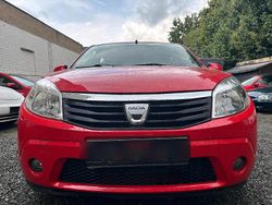 Rot Gebraucht 2010 Dacia Sandero Kleinwagen | 1.699 € (Fairer Preis)