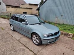 Grün Gebraucht 2001 BMW 318 Kombi | 1.999 € (Fairer Preis)