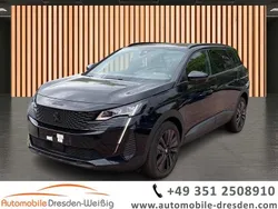 Schwarz schwarz (metallic) Gebraucht 2024 Peugeot 5008 GT Van / Kleinbus | 28.980 € (Fairer Preis)