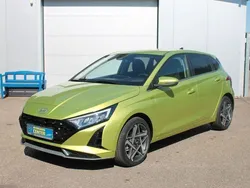 Grün Neu 2025 Hyundai i20 Trend Limousine | 19.990 € (Guter Preis)