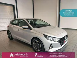 Silber Gebraucht 2021 Hyundai i20 Select Limousine | 15.470 € (Fairer Preis)