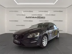 Grau Gebraucht 2016 Volvo V60 Business Edition Kombi | 17.890 € (Etwas zu teuer)