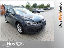 Grau Gebraucht 2016 VW Golf VII Comfortline Limousine | 10.980 € (Fairer Preis)