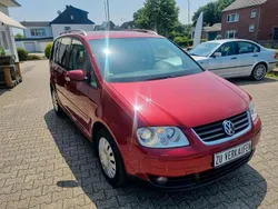 Rot Gebraucht 2004 VW Touran Van / Kleinbus | 3.999 € (Teuer)