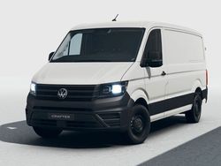 Candy weiß Gebraucht 2024 VW Crafter Van | 29.995 €