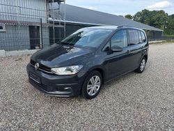Grau Gebraucht 2020 VW Touran Van / Kleinbus | 10.499 € (Fairer Preis)