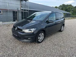 Grau Gebraucht 2020 VW Touran Van / Kleinbus | 10.499 € (Etwas zu teuer)