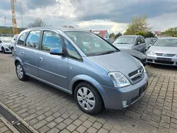 Grau Gebraucht 2005 Opel Meriva Van / Kleinbus | 1.600 € (Guter Preis)
