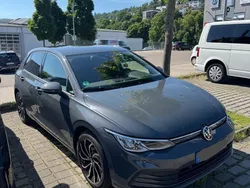Grau Gebraucht 2021 VW Golf VIII Life Limousine | 18.200 € (Fairer Preis)