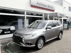 Platinumgrau (m) Gebraucht 2020 Mitsubishi Outlander P-HEV Basis SUV | 19.990 € (Guter Preis)