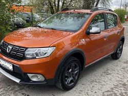 Orange Gebraucht 2017 Dacia Sandero Celebration Kleinwagen | 8.900 € (Fairer Preis)