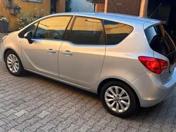 Silber Gebraucht 2015 Opel Meriva Van / Kleinbus | 5.500 € (Guter Preis)