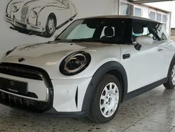 Weiß Gebraucht 2023 Mini Cooper Classic Kleinwagen | 23.990 € (Fairer Preis)