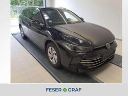 Grenadillschwarz metallic Gebraucht 2024 VW Passat Elegance Kombi | 39.960 € (Guter Preis)