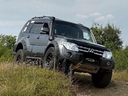 Grau Gebraucht 2011 Mitsubishi Pajero Instyle SUV | 16.500 € (Fairer Preis)