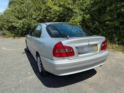 Silber Gebraucht 2001 Mitsubishi Carisma Limousine | 650 €