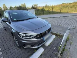 Grau Gebraucht 2019 Fiat Tipo Limousine | 6.900 €